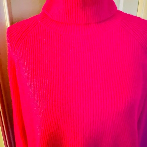 Loft Hot Pink soft sweater NWT size smalll - Picture 3 of 5